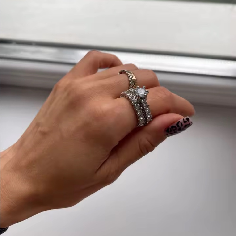 Anthropologie Luxury Crystal Wedding Ring Silver Women's Ring Set - Picture 8 of 8